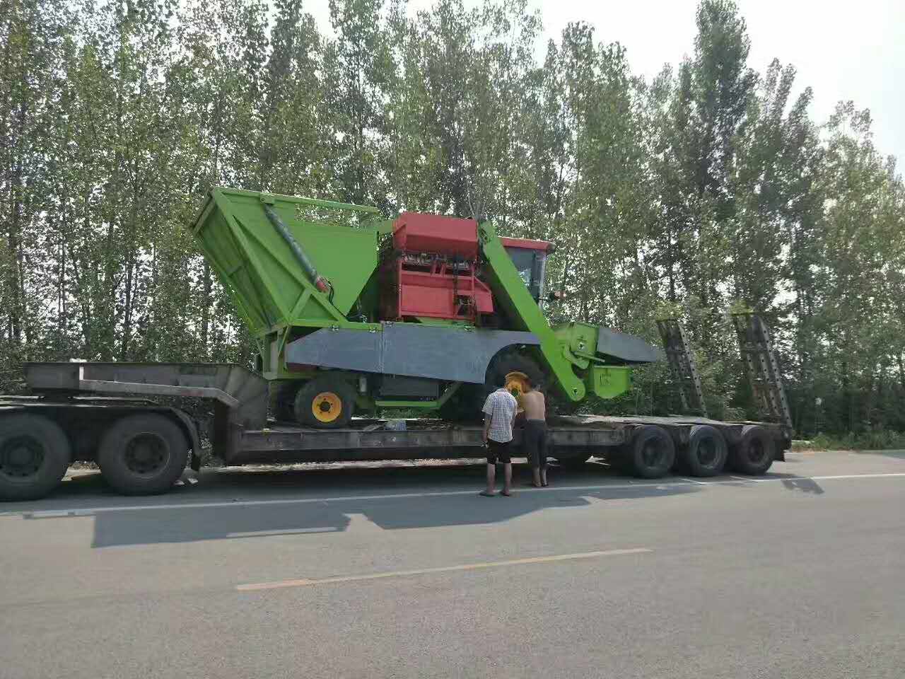 穗(sui)茎兼收(shou)玉米收获机