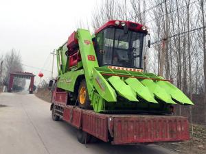 山(shan)东临沂市发送一台，新的市场新经销商用户，今年穗茎兼收玉米收获机的市场前景无限啊！我们要在2017年撸(lu)起袖子大(da)干(gan)了