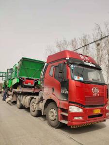 驻马(ma)店两台穗茎兼收(shou)玉米收获机